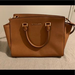 Michael Kors purse